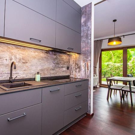 Inpoint 2-Bedrooms Apartment With Private Garden And Free Parking 크라쿠프 외부 사진