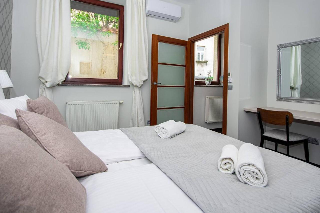Inpoint 2-Bedrooms Apartment With Private Garden And Free Parking 크라쿠프 외부 사진