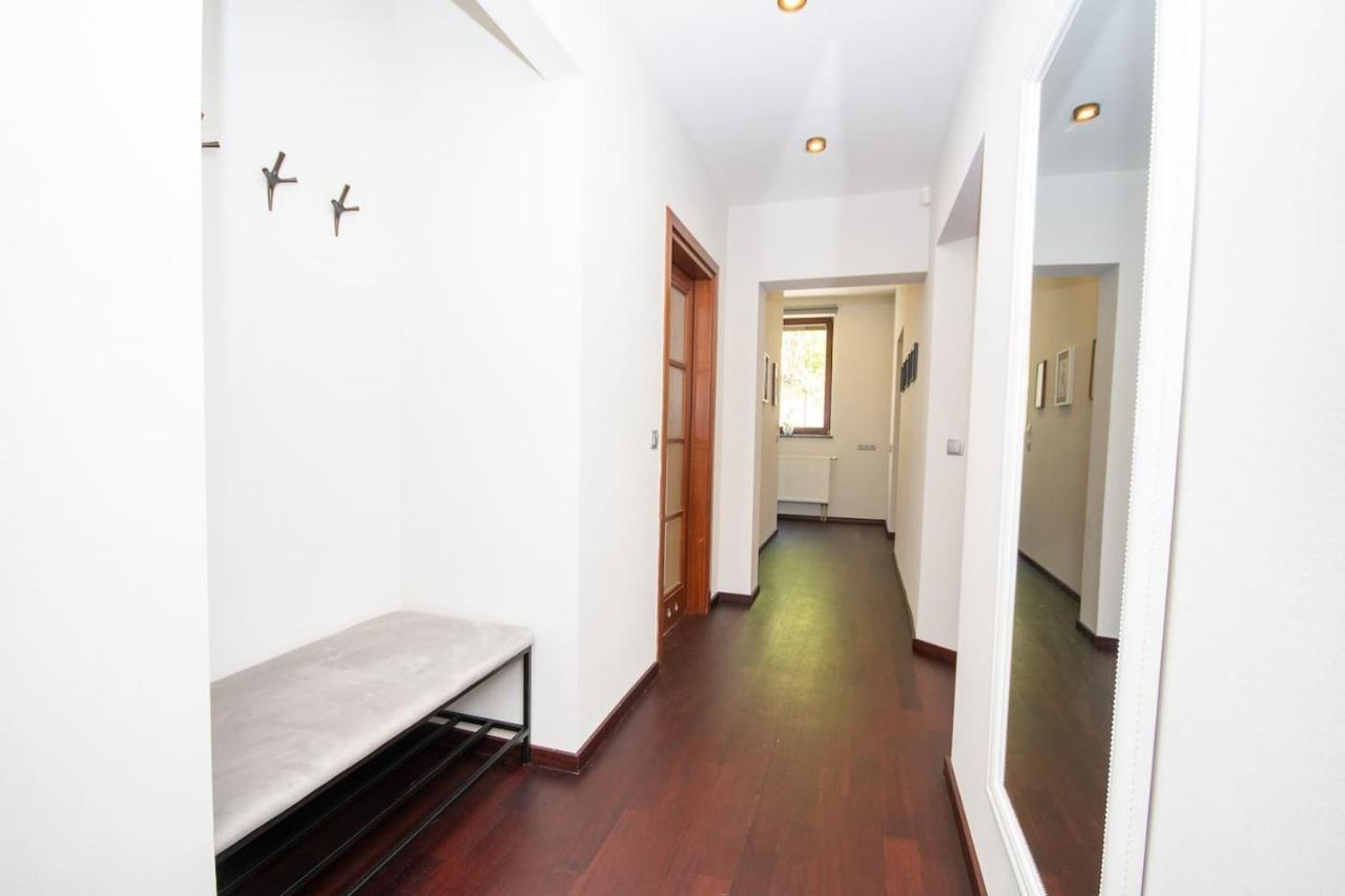 Inpoint 2-Bedrooms Apartment With Private Garden And Free Parking 크라쿠프 외부 사진