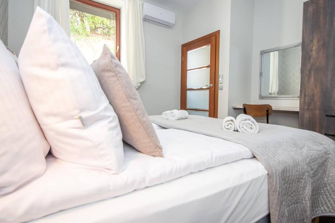 Inpoint 2-Bedrooms Apartment With Private Garden And Free Parking 크라쿠프 외부 사진